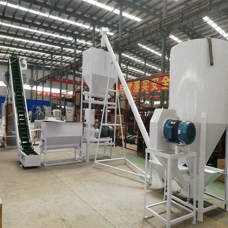 118KW लकड़ी के गोली उत्पादन लाइन 1000-2000kg/H 2000*500*600cm इलेक्ट्रिक कंट्रोल कैबिनेट