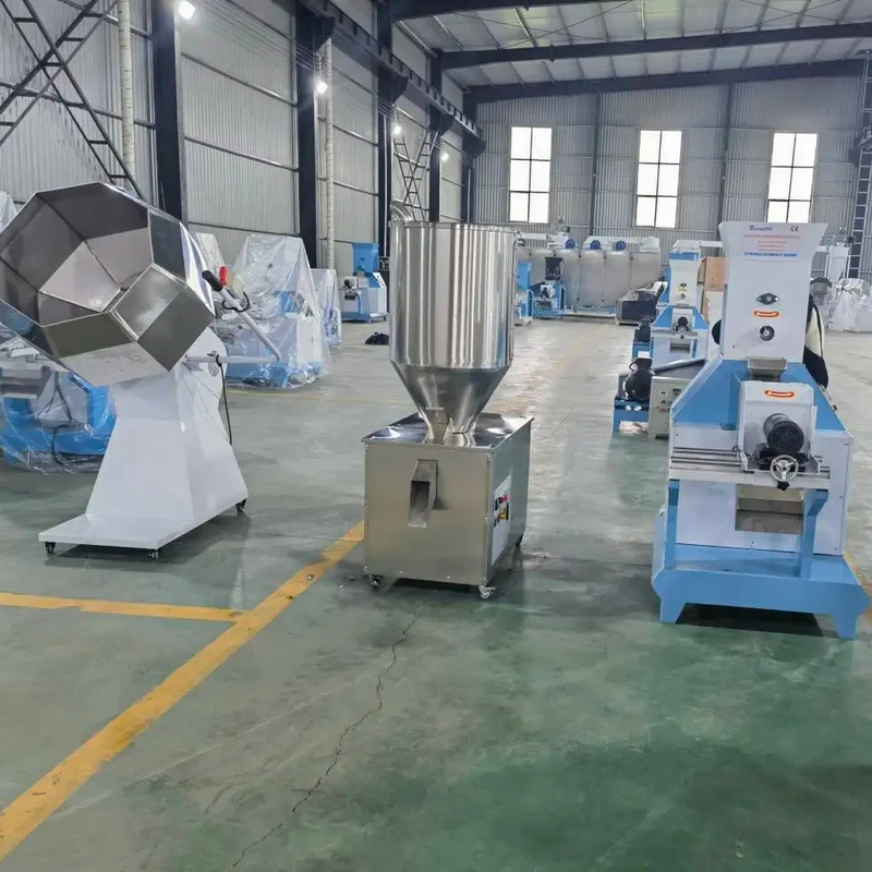 132kW पावर डिजिटल तापमान नियंत्रण कुत्ता फीडर एक्सट्रूडर 220V/380V वोल्टेज 40-2000kg/h क्षमता
