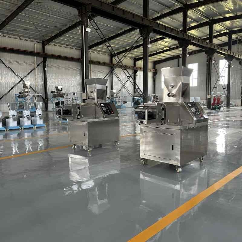 बिल्ली और कुत्ते के लिए भोजन extruder खाद्य उत्पादन मशीन मकई puffed नाश्ता भोजन