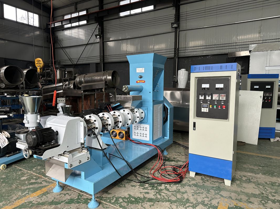 0.5-1 टन/घंटा क्षमता वाली पशु आहार गोली उत्पादन लाइन, घास के भोजन कच्चे माल और इंजीनियर गाइड स्थापना के साथ