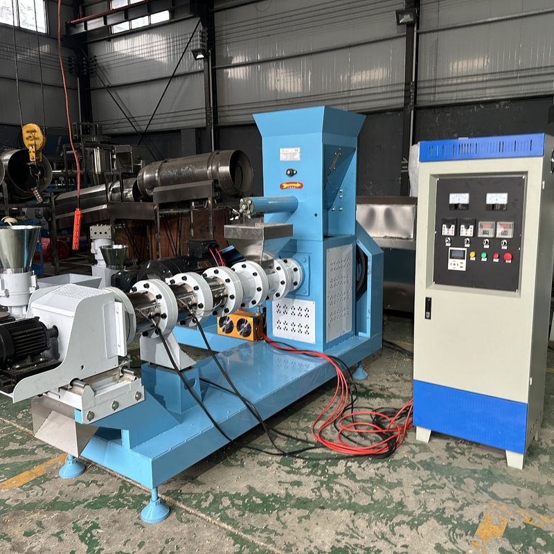 0.5-1 टन/घंटा क्षमता वाली पशु आहार गोली उत्पादन लाइन, घास के भोजन कच्चे माल और इंजीनियर गाइड स्थापना के साथ