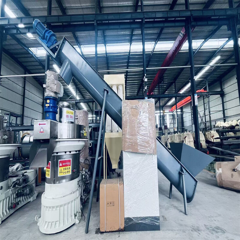 पाइन स्ट्रॉ वुड चिप्स के लिए उच्च क्षमता 1-10TPH बायोमास पेलेट उत्पादन लाइन पर्यावरण के अनुकूल